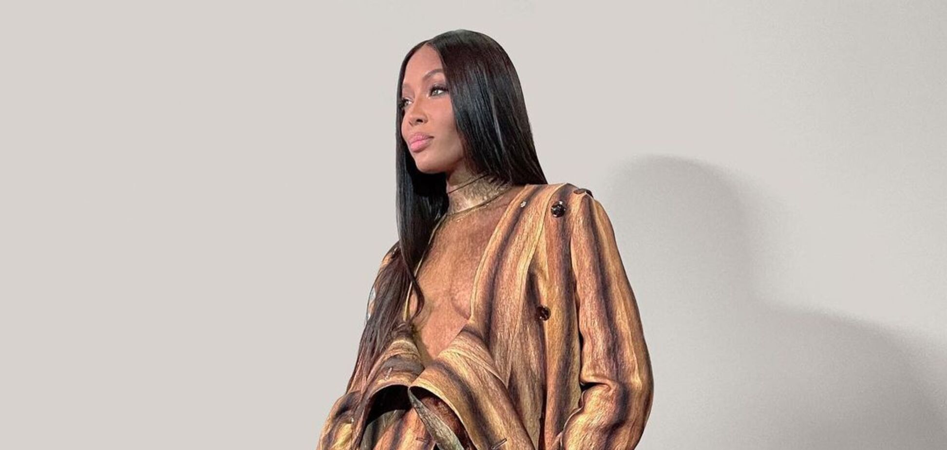 50-летняя Наоми Кэмпбэлл в эротическом образе появилась на обложке журнала