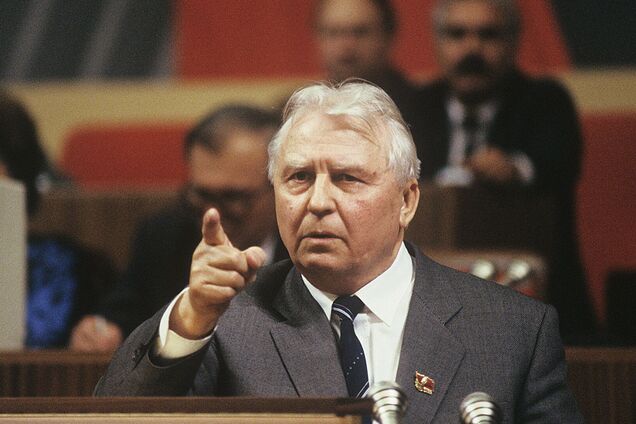 В возрасте 100 лет умер бывший секретарь ЦК КПСС и 'отец сухого закона' Лигачев