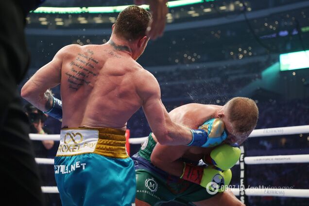 Альварес - Сондерс