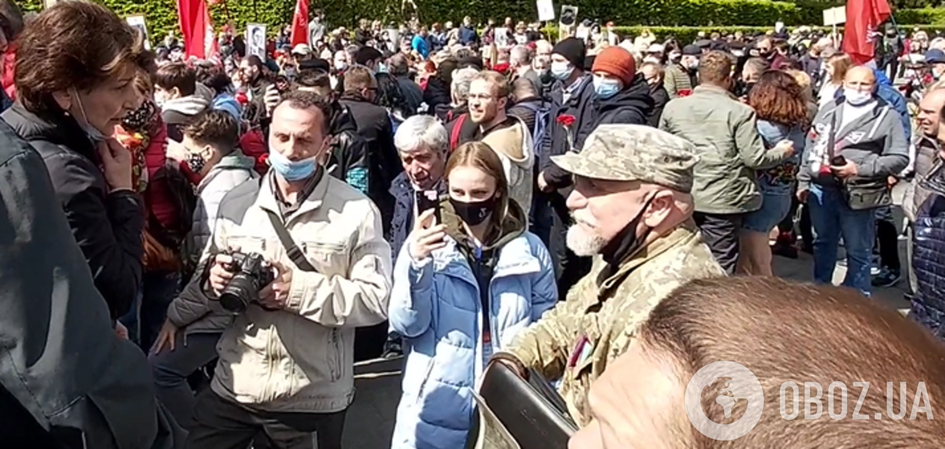 У Києві прихильники комуністів накинулися на ветерана АТО біля Вічного вогню. Відео