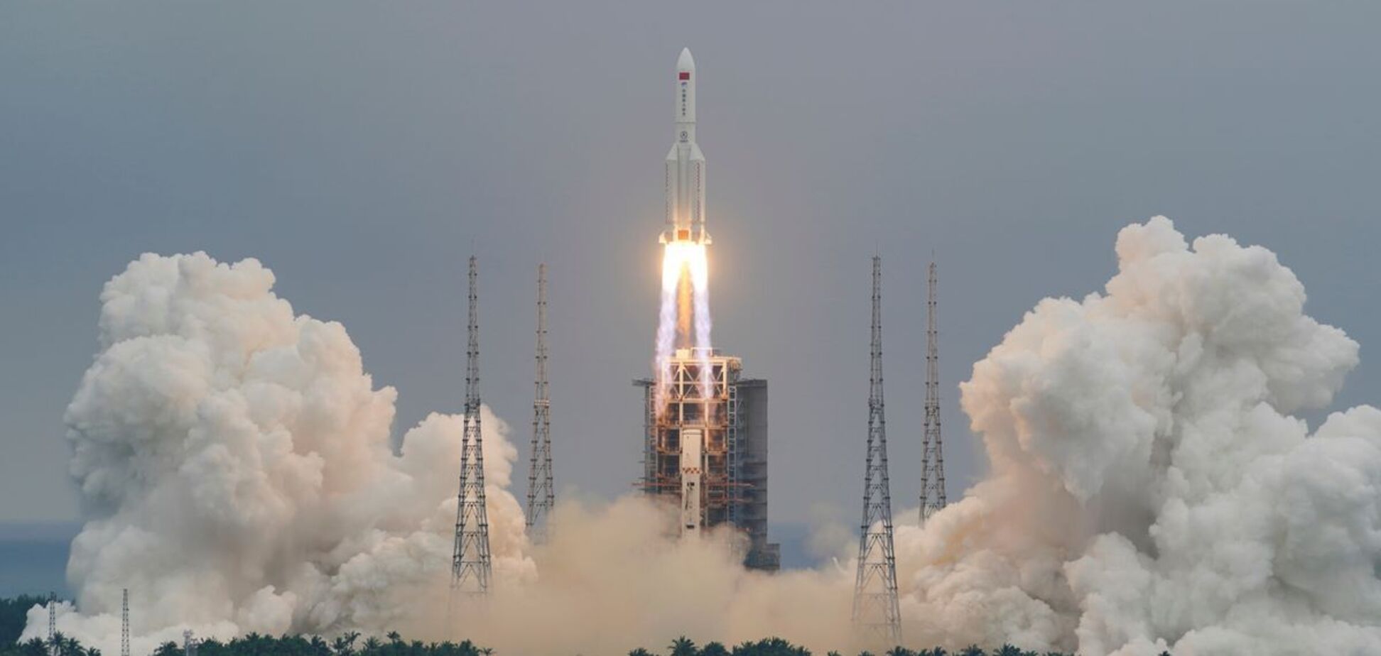 Остатки китайской ракеты упали в Индийский океан