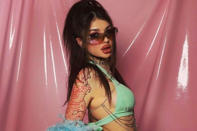 Блогерша устроила погром в отеле и сняла это на видео