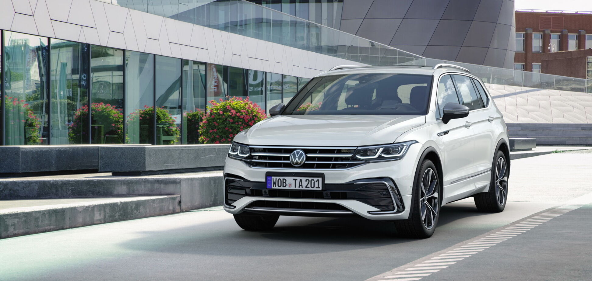 Volkswagen назвал цены на обновленный Tiguan Allspace