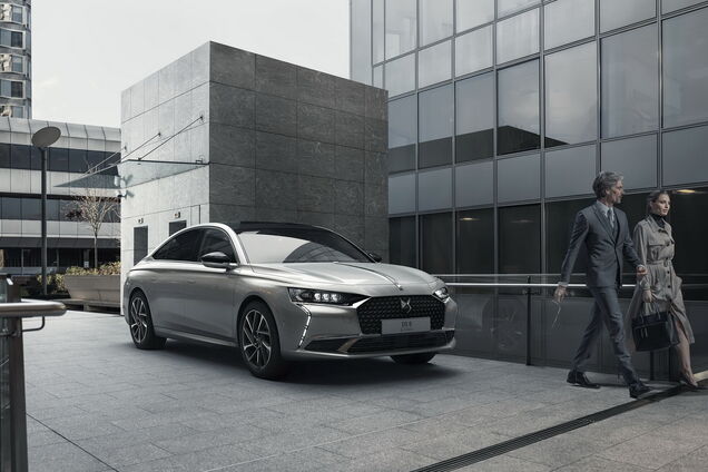 У Європі стартував продаж флагманського седана DS 9