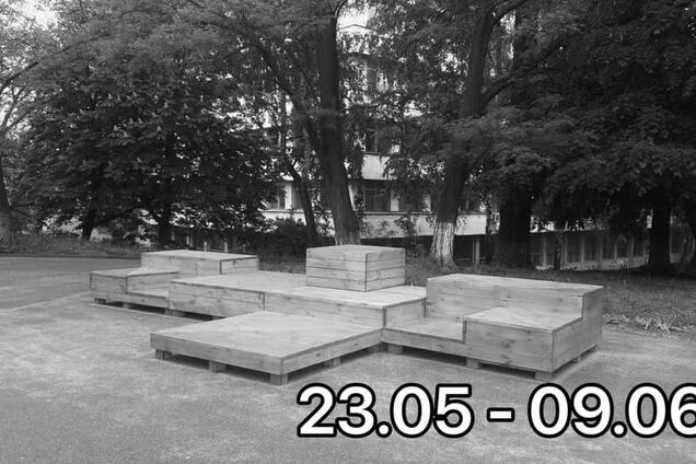 У Києві біля КПІ вкрали величезну лавочку, яку встановили активісти