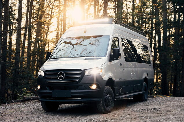 Airstream представил роскошный дом на колесах на базе Mercedes-Benz |  Новости | OBOZ.UA