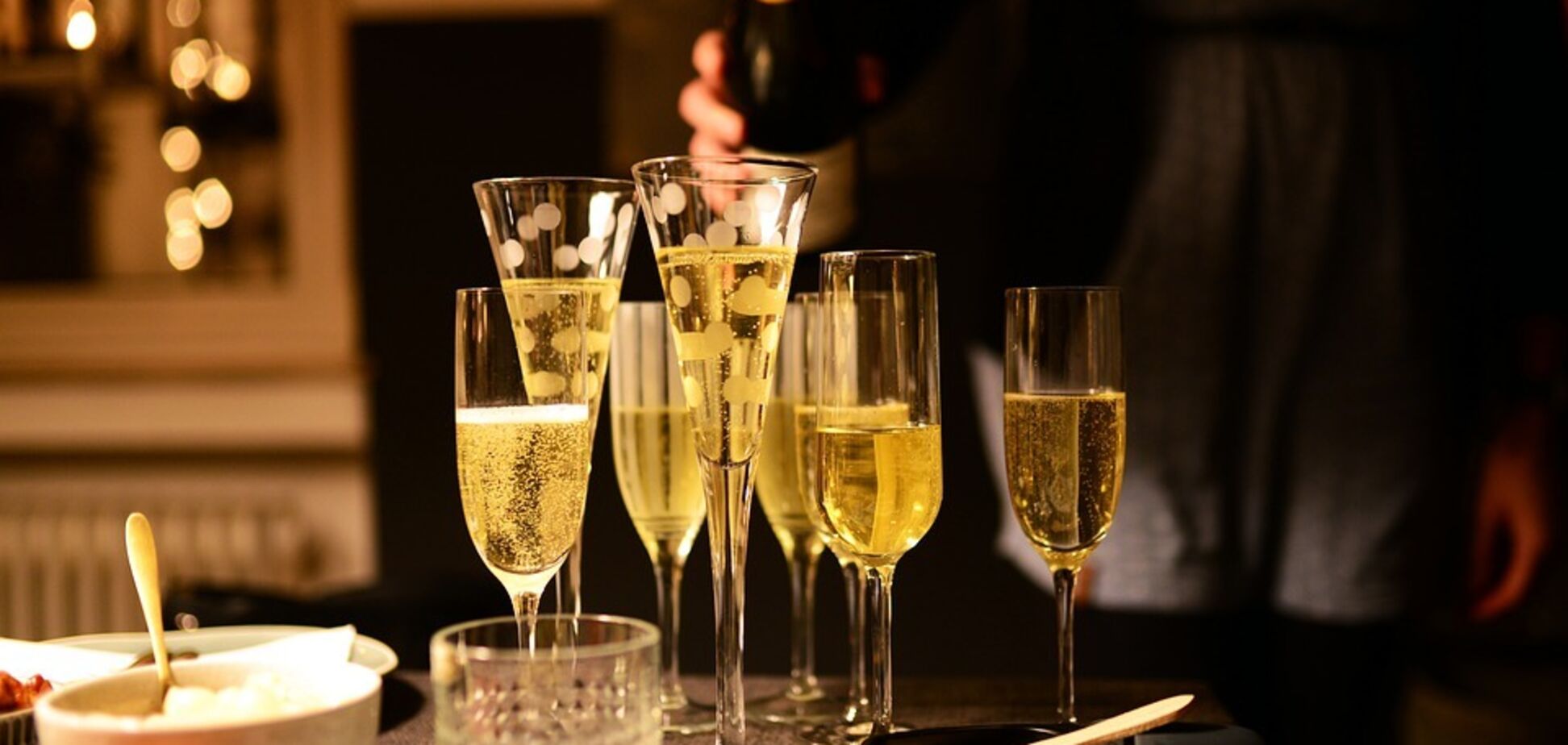 Украинцам продают фальсификат алкоголя, каждая вторая бутылка – подделка: где опаснее всего