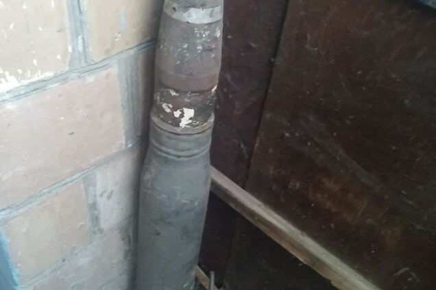 В Киеве 81-летний дедушка принес в собственную квартиру снаряд и забыл про него