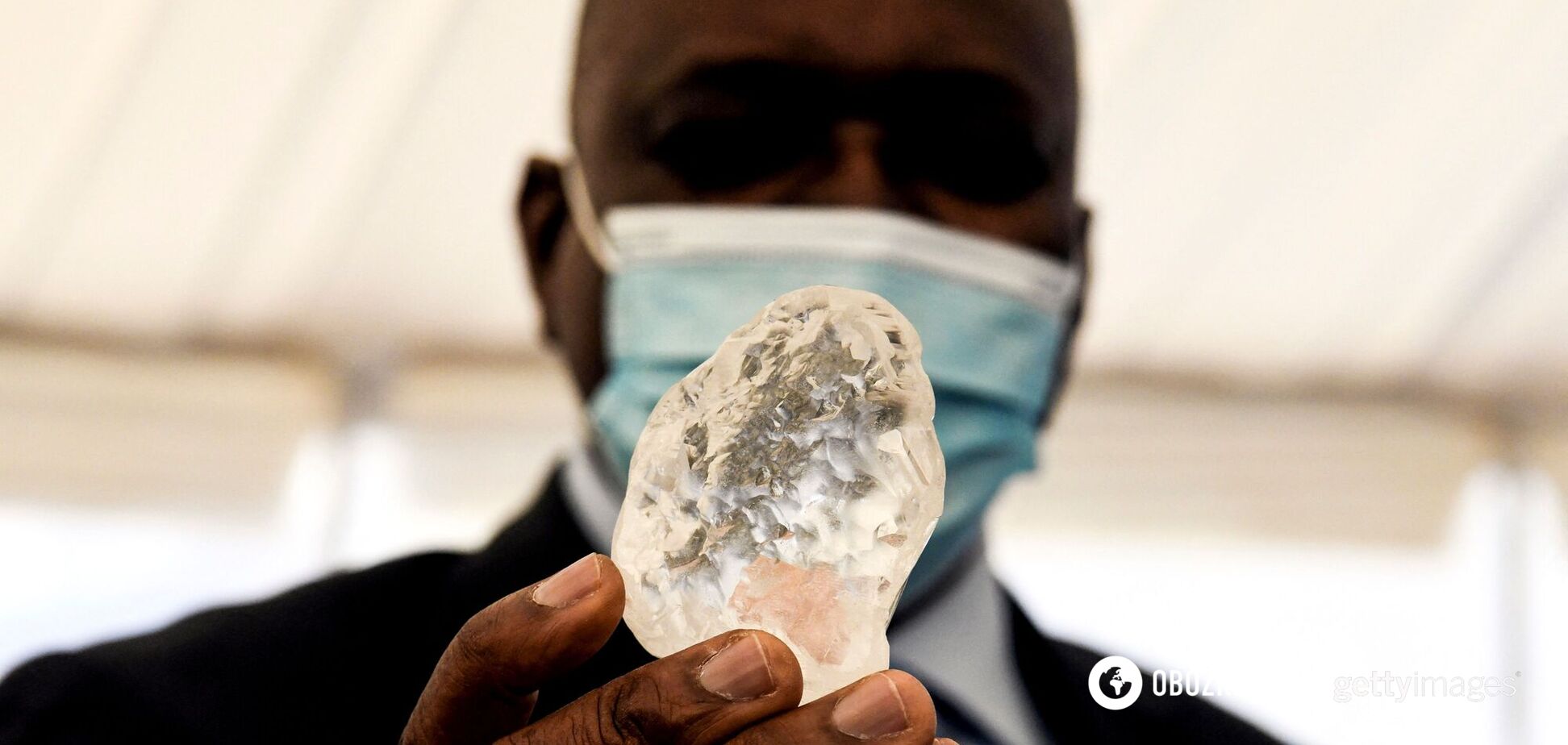 В Южной Африке нашли алмаз размером с куриное яйцо. Фото