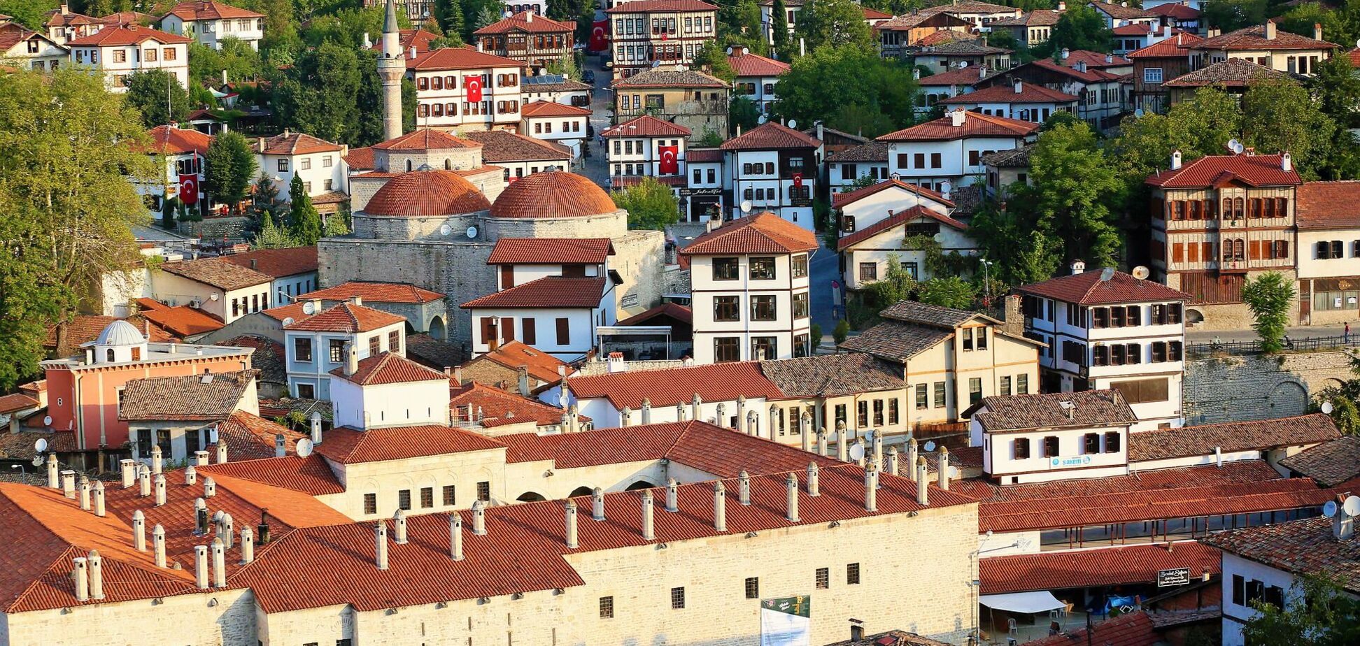 Украинцы скупают недвижимость за рубежом: назван список стран с лучшими ценами