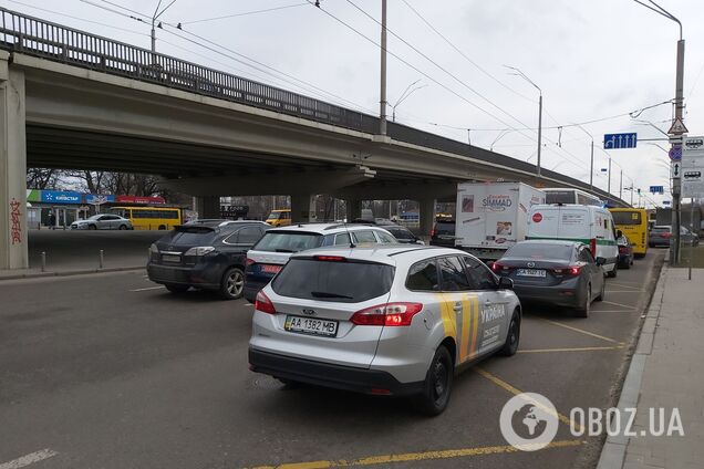 На столичных улицах образовались тянучки