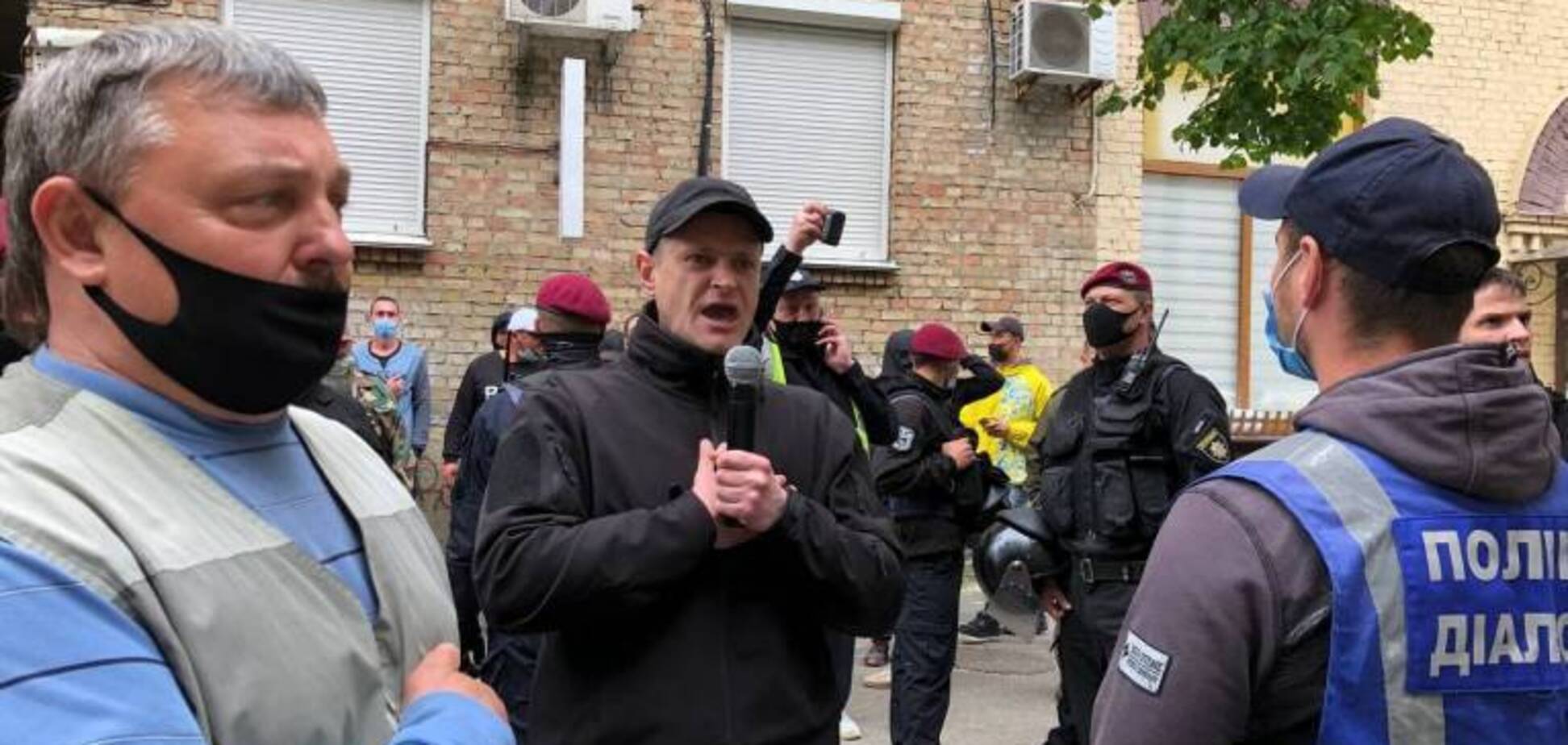 У офиса киевской ячейки ВО 'Свобода' 1 июня собрались активисты