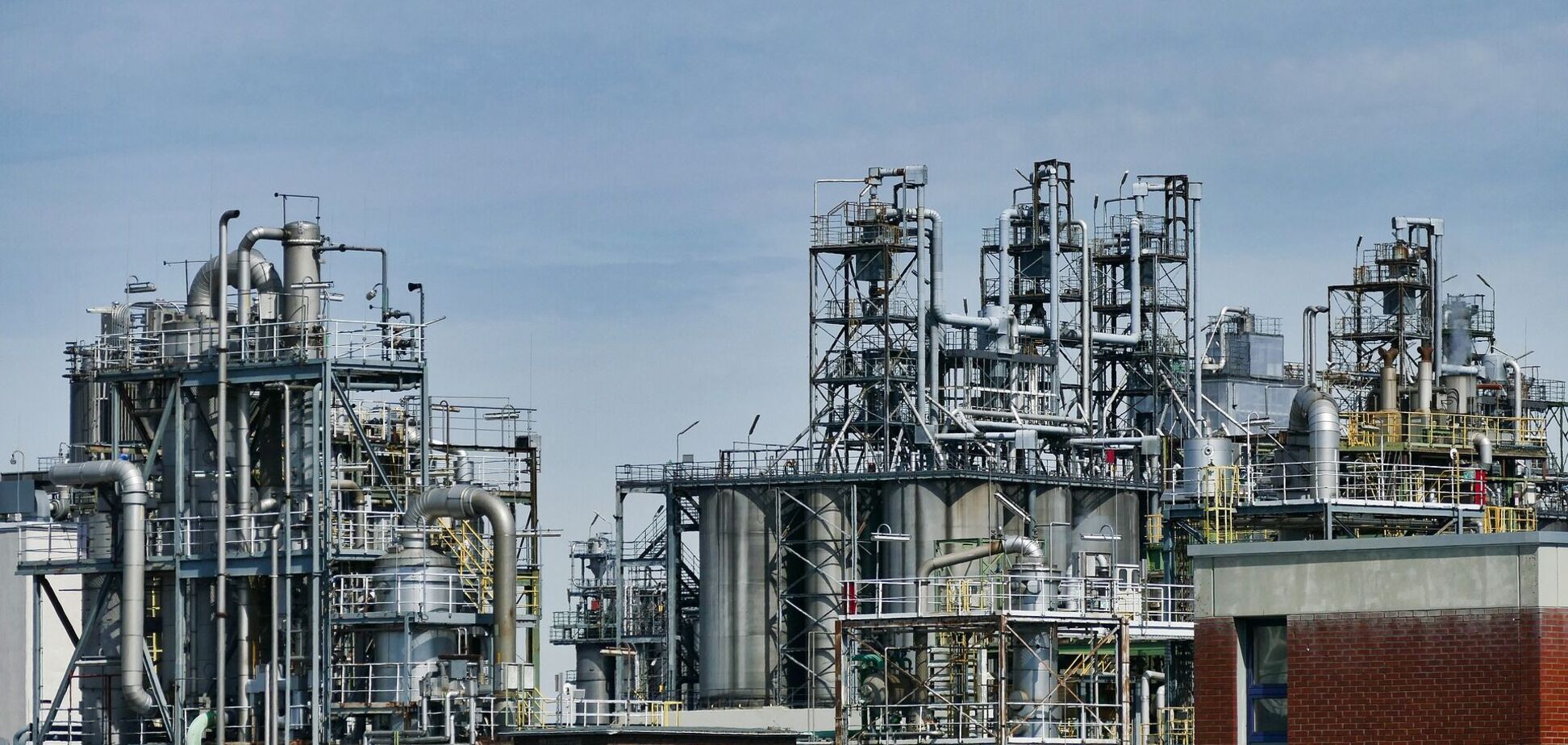 В Офисе Зеленского заявили, что хотят создать собственный НПЗ по переработке нефти