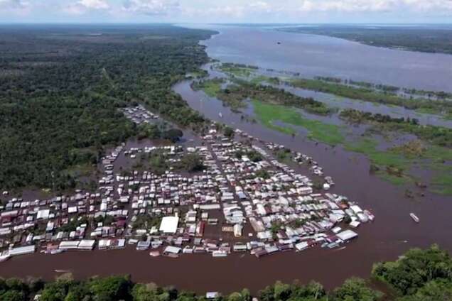 Вода в Амазонке поднялась до рекордного уровня и затопила город Манаус