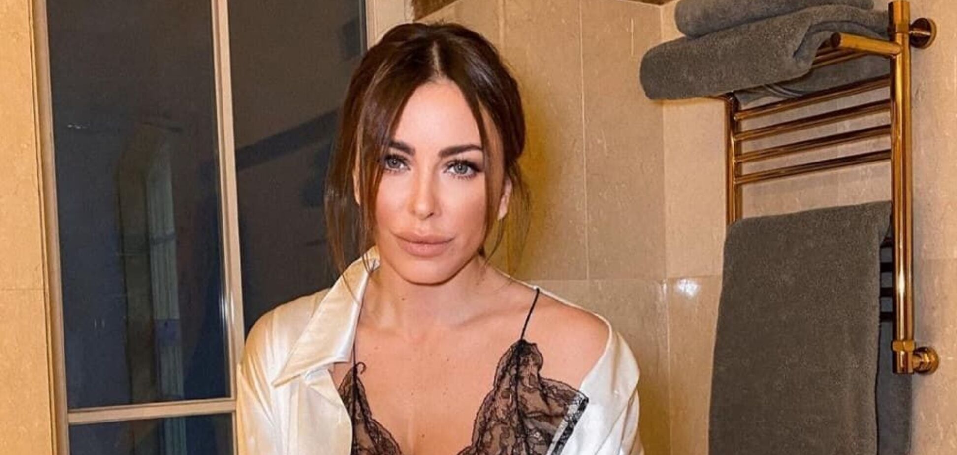 Ани Лорак позировала в новом образе