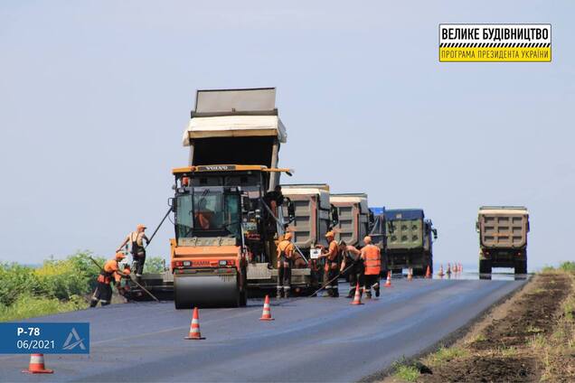 На Харківщині завершують 'Велике будівництво' траси Р-78 за програмою Зеленського