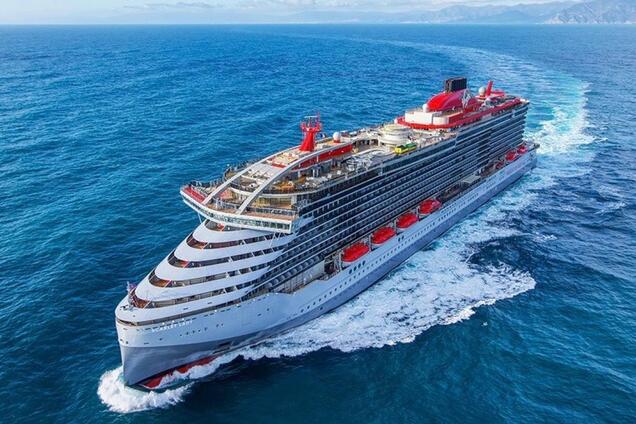 Фото «парящих» над морем кораблей стало новой оптической иллюзией