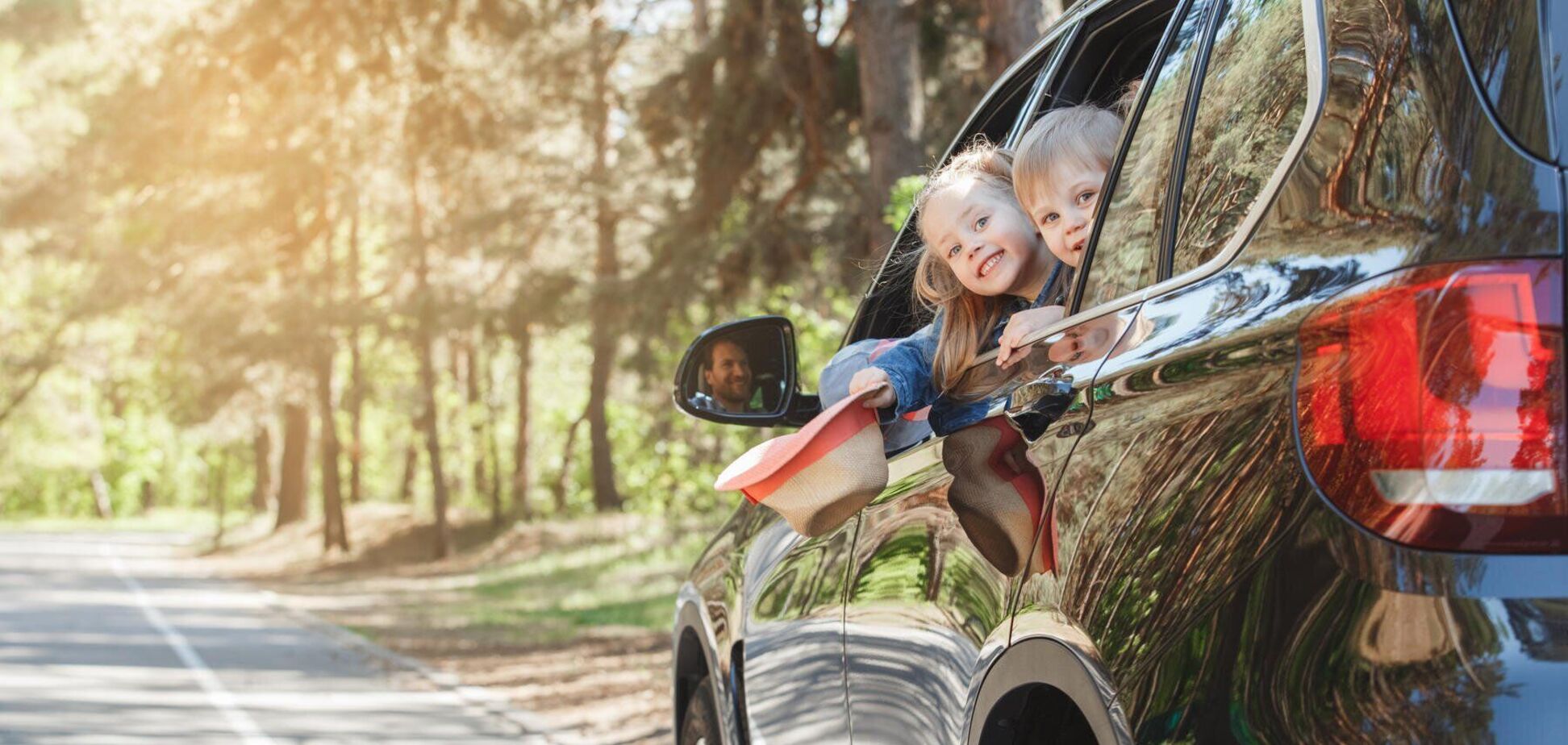 Діти в автомобілі