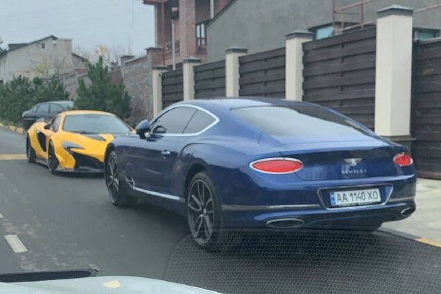 Liberty Walk McLaren 650S Spider та Bentley Continental GT First Edition
