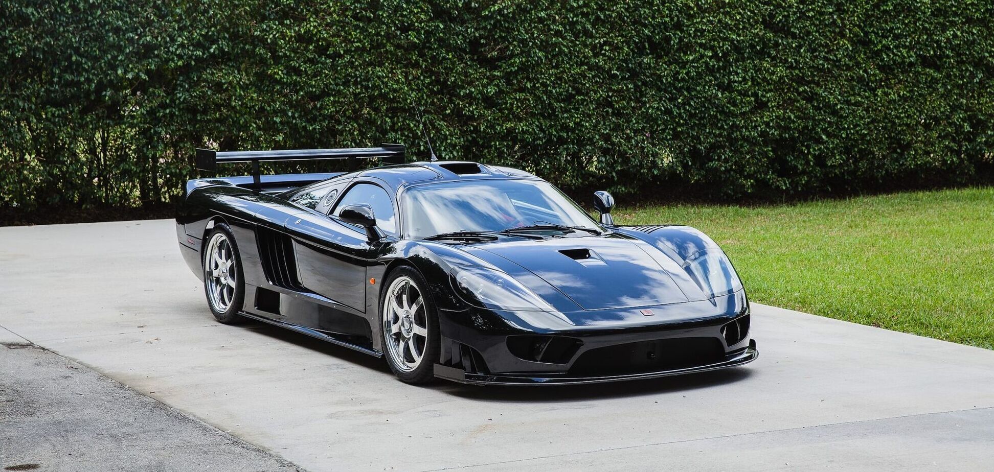 Редкий Saleen S7 Twin Turbo выставили на продажу. Видео