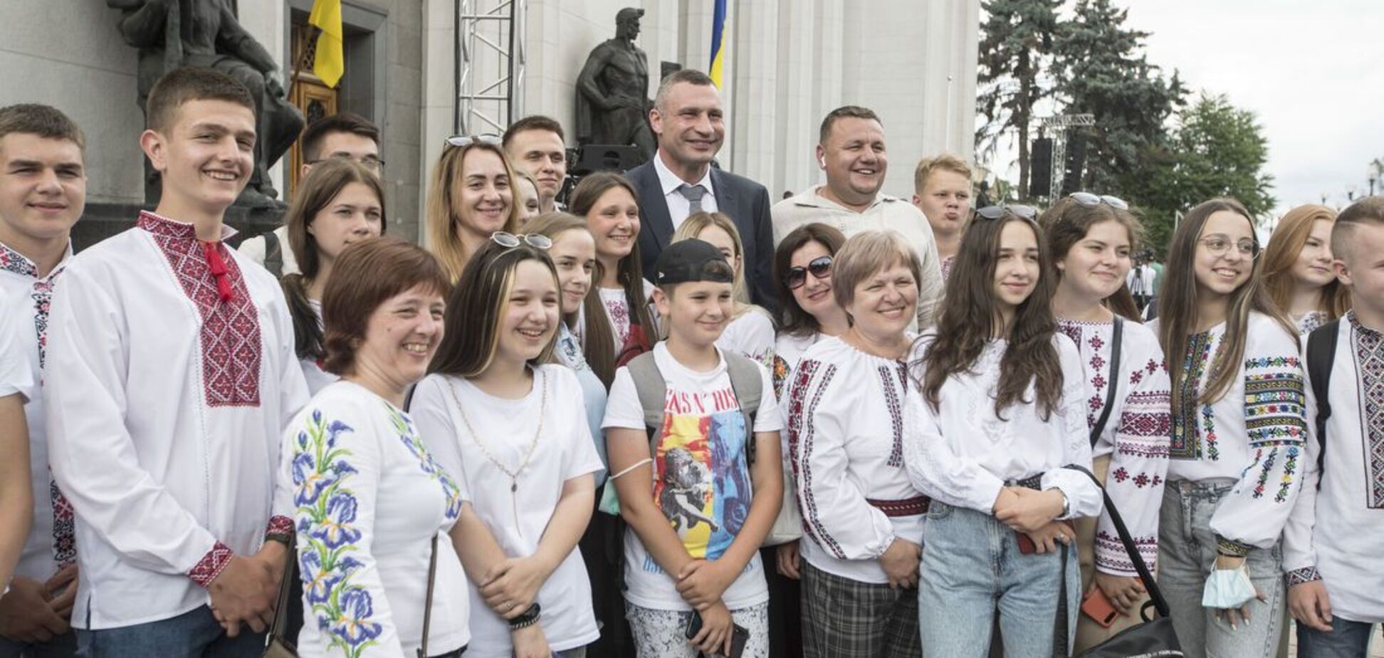 Кличко поздравил украинцев с Днем Конституции и принял участие в торжествах в парламенте
