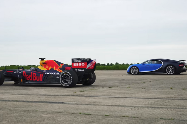 Red Bull RB7 та Bugatti Chiron