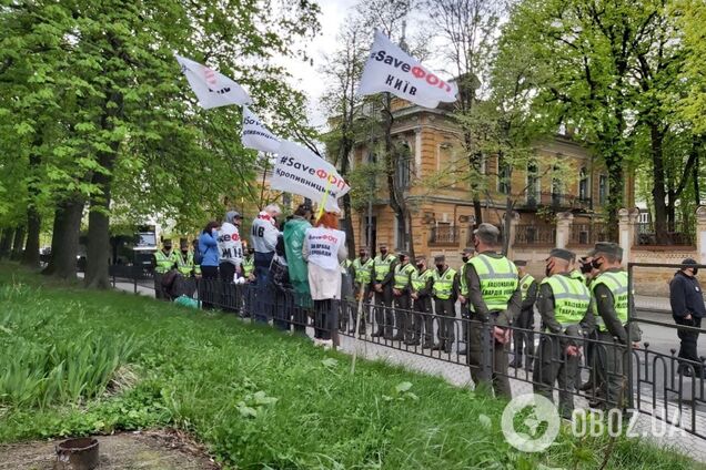 У Києві ФОПи влаштували протистояння з поліцією: є затримані. Відео