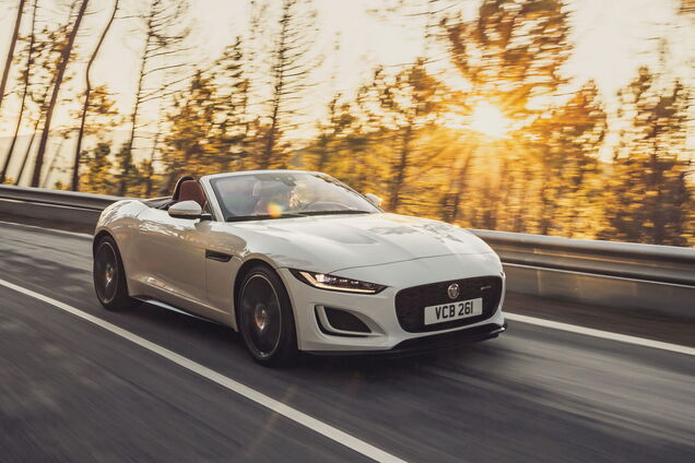 Jaguar подготовил новые версии спорткара F-Type