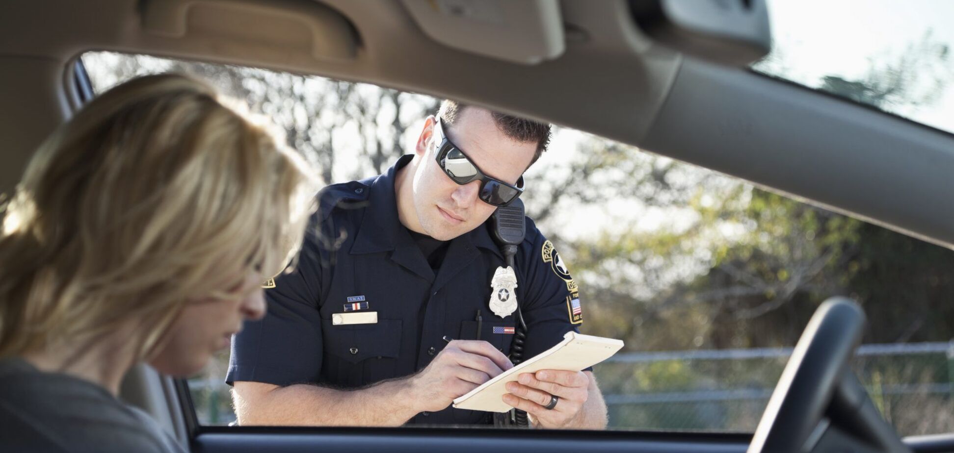 Патрульный и водитель