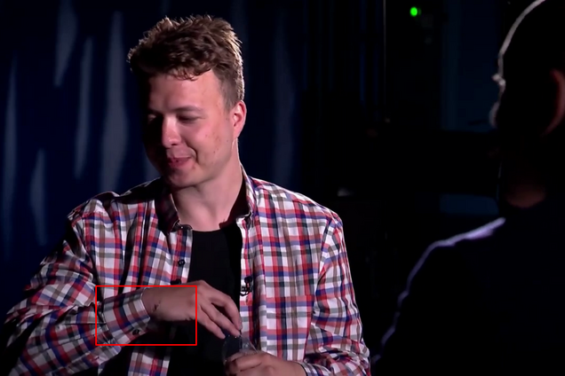 Журналист во время интервью