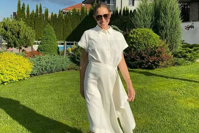 Вагітна Осадча покрасувалась на відпочинку в сукні за 2 тисячі гривень. Фото