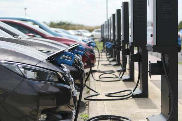 Apple планирует договорится о сотрудничестве с BYD и CATL