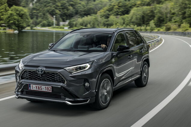 Продажі нових автомобілів в Україні продовжують зростати