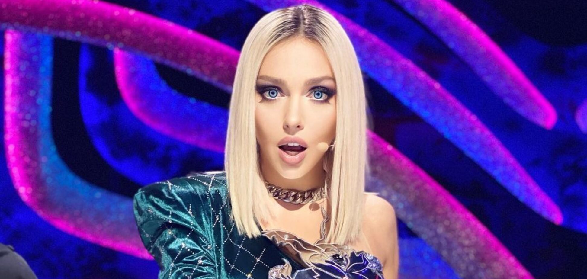 Полякова спантеличила шанувальників новим кліпом: засунула метрову ковбасу в горло. Відео