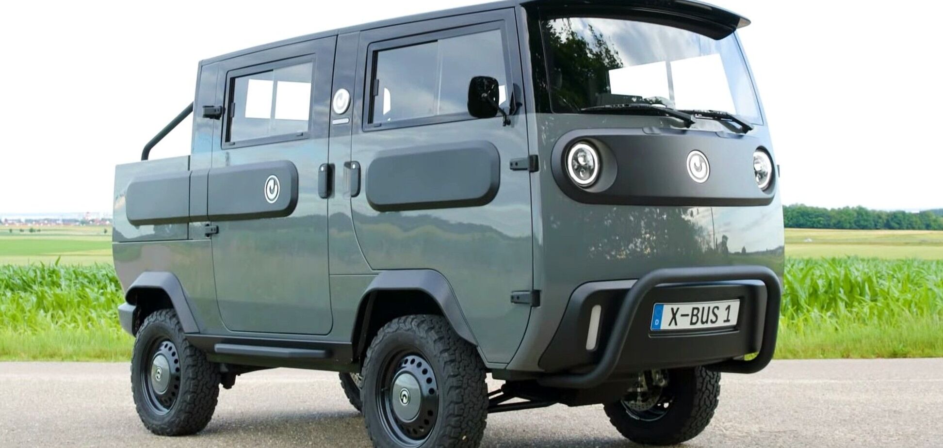 Стартап ElectricBrands показал яркий прототип XBUS