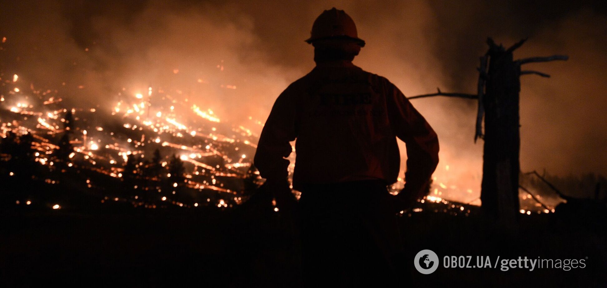 В Калифорнии вспыхнули мощные лесные пожары, власти срочно эвакуировали около 3 тысяч человек