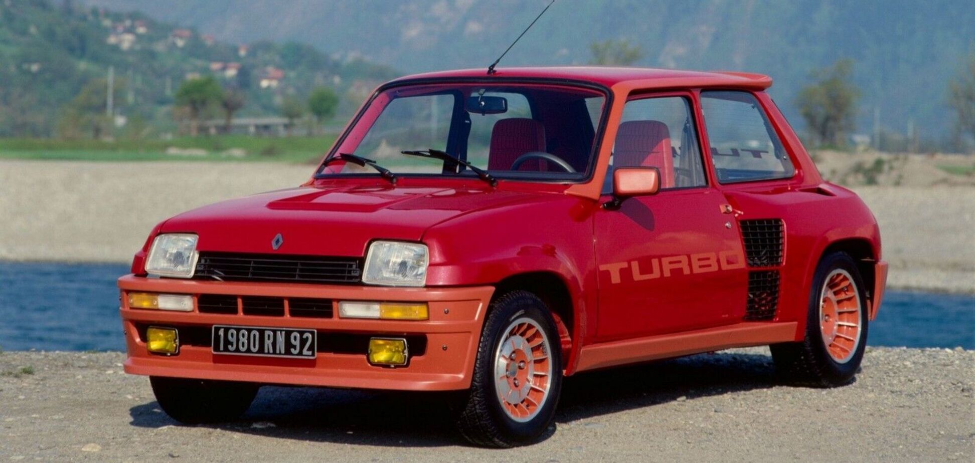 Legende Automobiles анонсировал рестомод Turbo 3