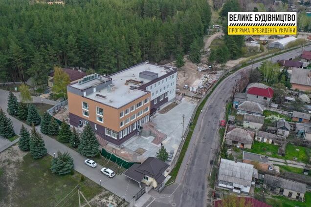 У Святогірську завершують будівництво нового корпусу відділення фізичної та реабілітаційної медицини