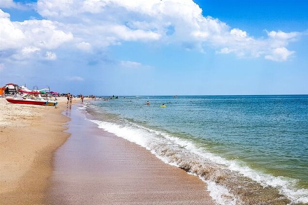 В Затоке лучше не купаться: Минздрав предупредил о новой угрозе