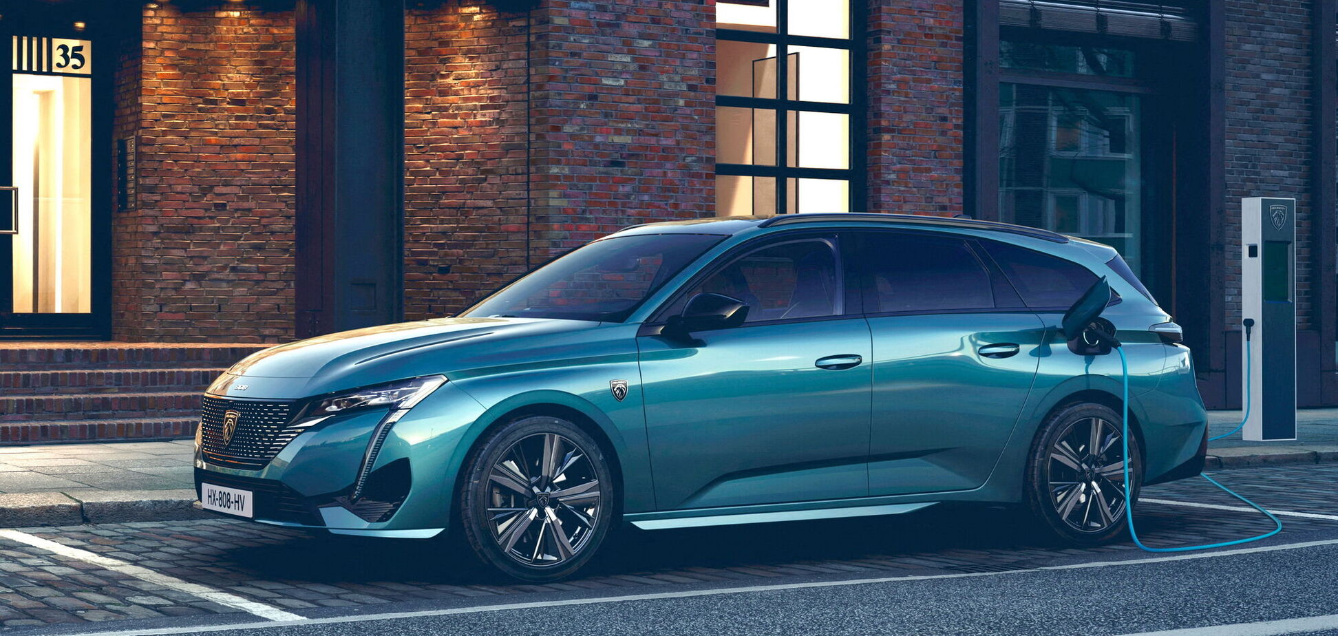 Peugeot пообещал электрифицировать модельный ряд до 2025 года