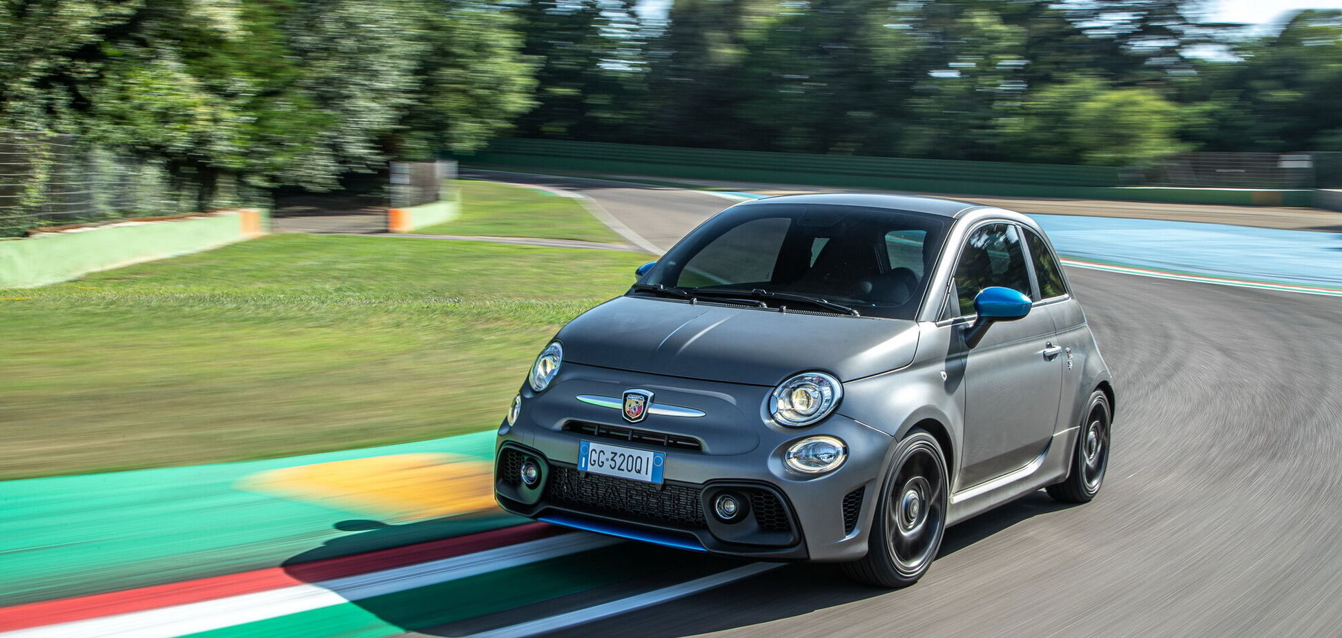 Abarth представил новинку для любителей активного драйва