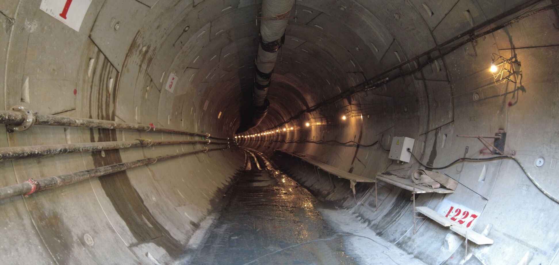 Тоннель почти готов: в Киеве показали, как идет строительство на Виноградарь. Видео