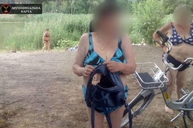 В Киеве 'утопленница' сама явилась к спасателем после двухчасовых поисков ее в озере. Фото