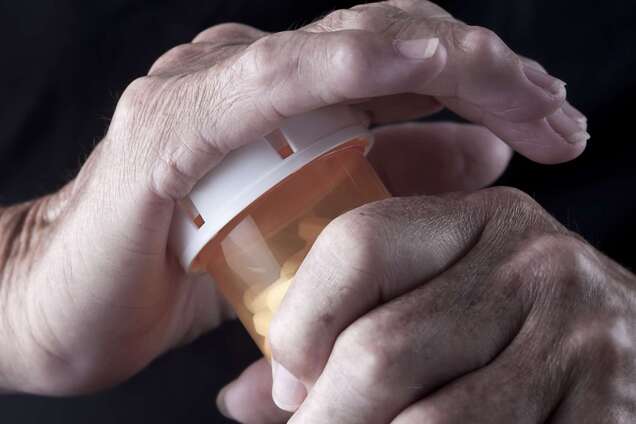 Препарати від AbbVie та Eli Lilly для лікування атопічного дерматиту поставлені на паузу