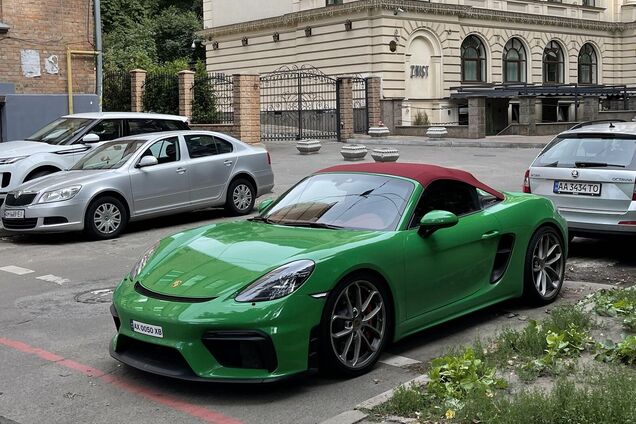 В Киеве обнаружили редкий Porsche 718 Spyder
