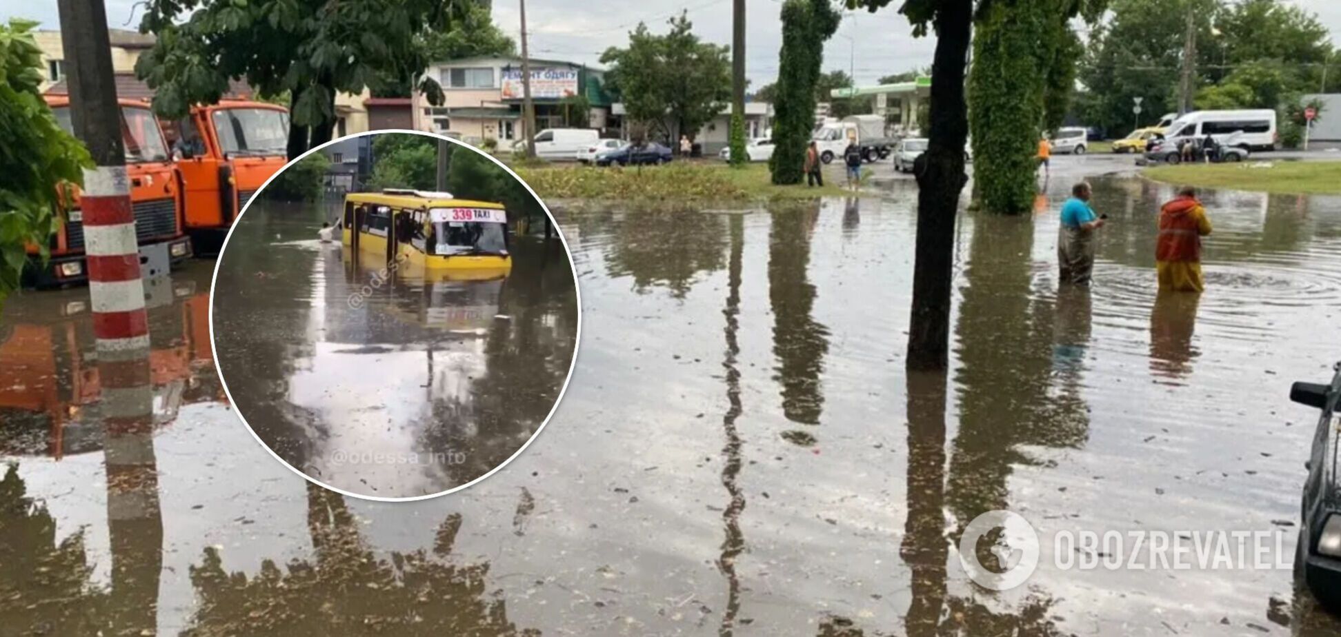 В Одессе маршрутка с пассажирами 'утонула' посреди дороги. Видео