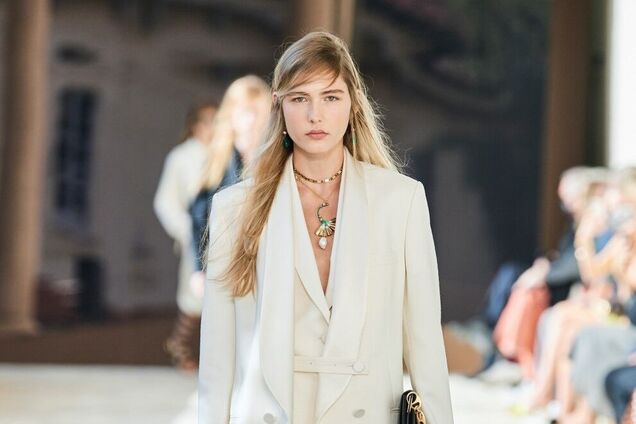 Белые брюки – хит летнего сезона