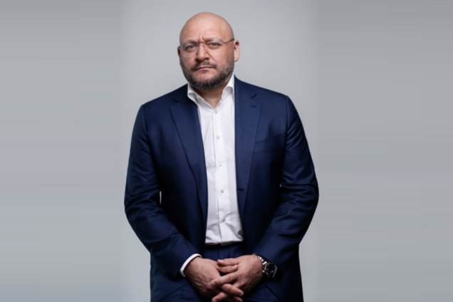 Попытка Добкина усидеть на двух стульях не даст результата