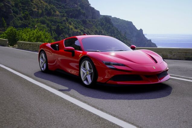 Элитный автомобиль ехал в сопровождении Porsche