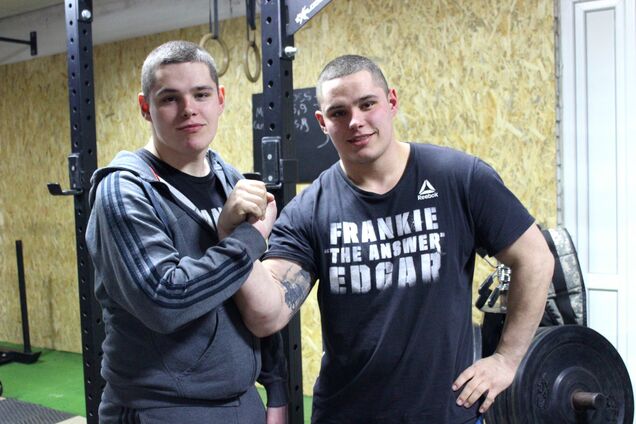 В Киеве выбрали самого сильного украинца: поднимали гранитные гири и перебрасывали 300-килограммовую колоду